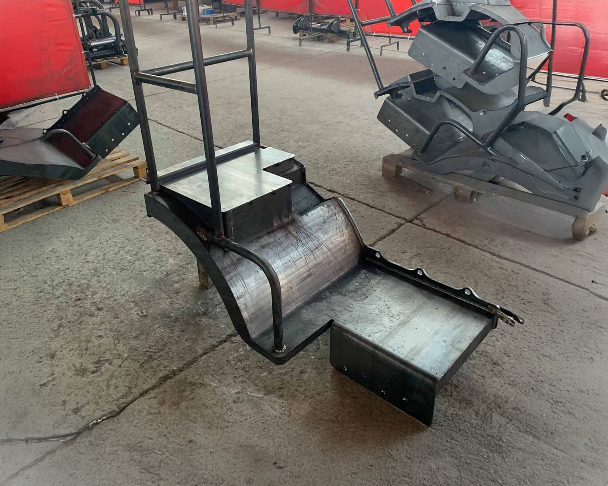 İŞ MAKİNALARI ÇAMURLUKLARI