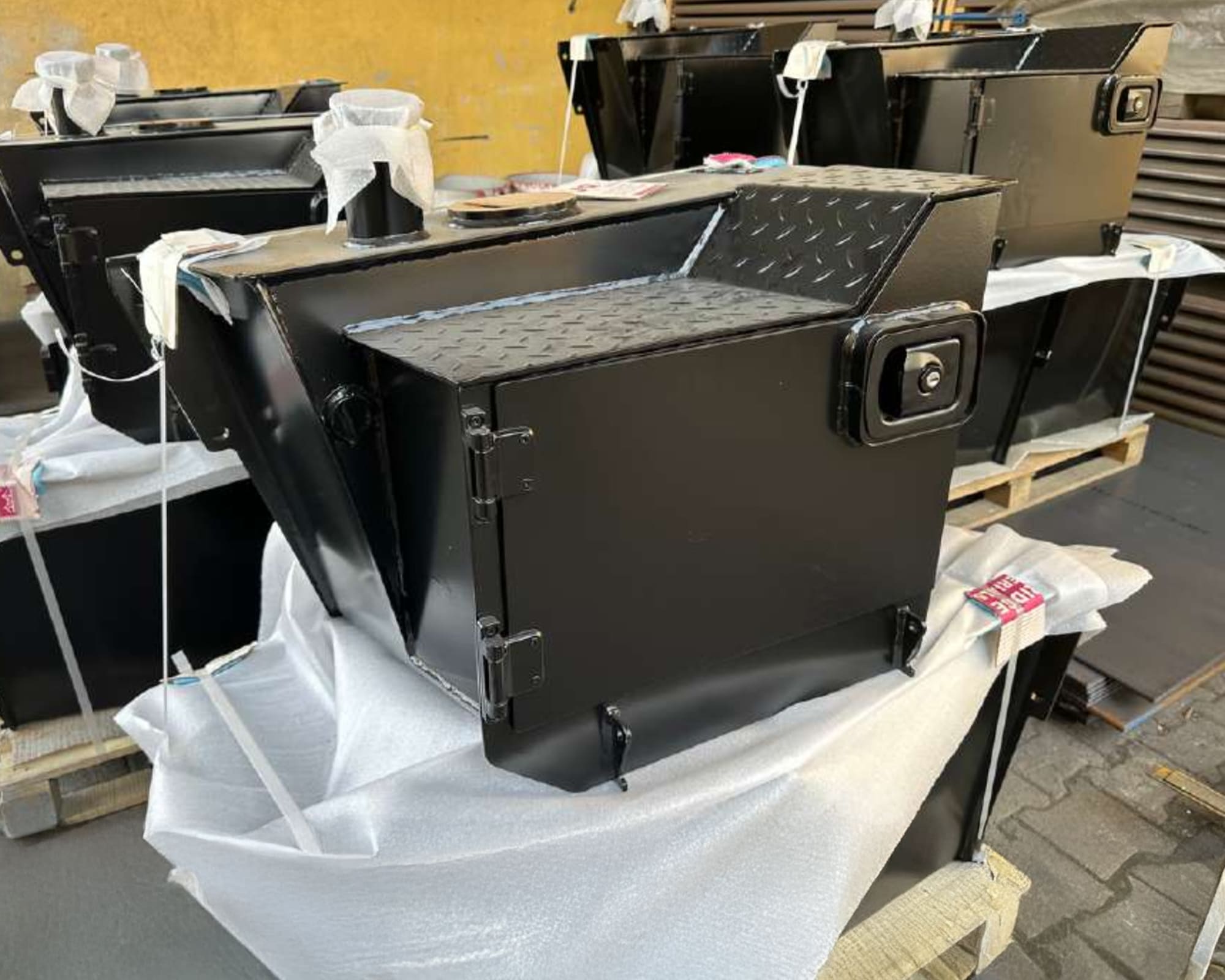 YAKIT VE HİDROLİK DEPOLARI