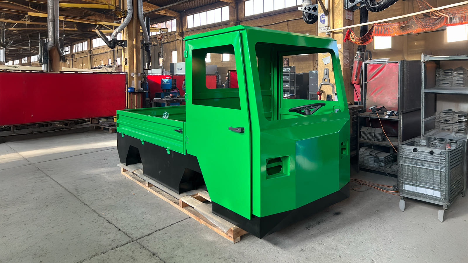 ENDÜSTRİYEL ELEKTRİKLİ KAMYONET ŞASİLERİ